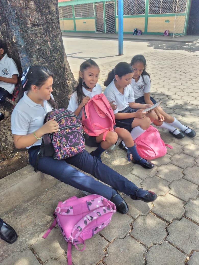 Estudiantes del Colegio Reina de la Paz